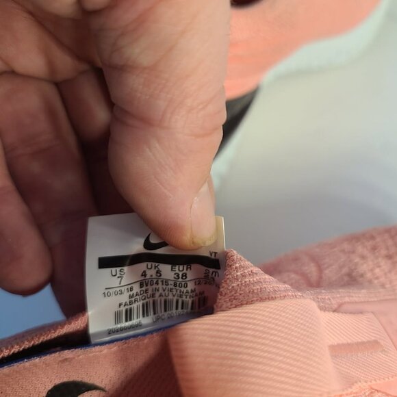 Nike Epic Phantom React Flyknit Bright Melon Woman's Size 7 - Picture 5 of 9